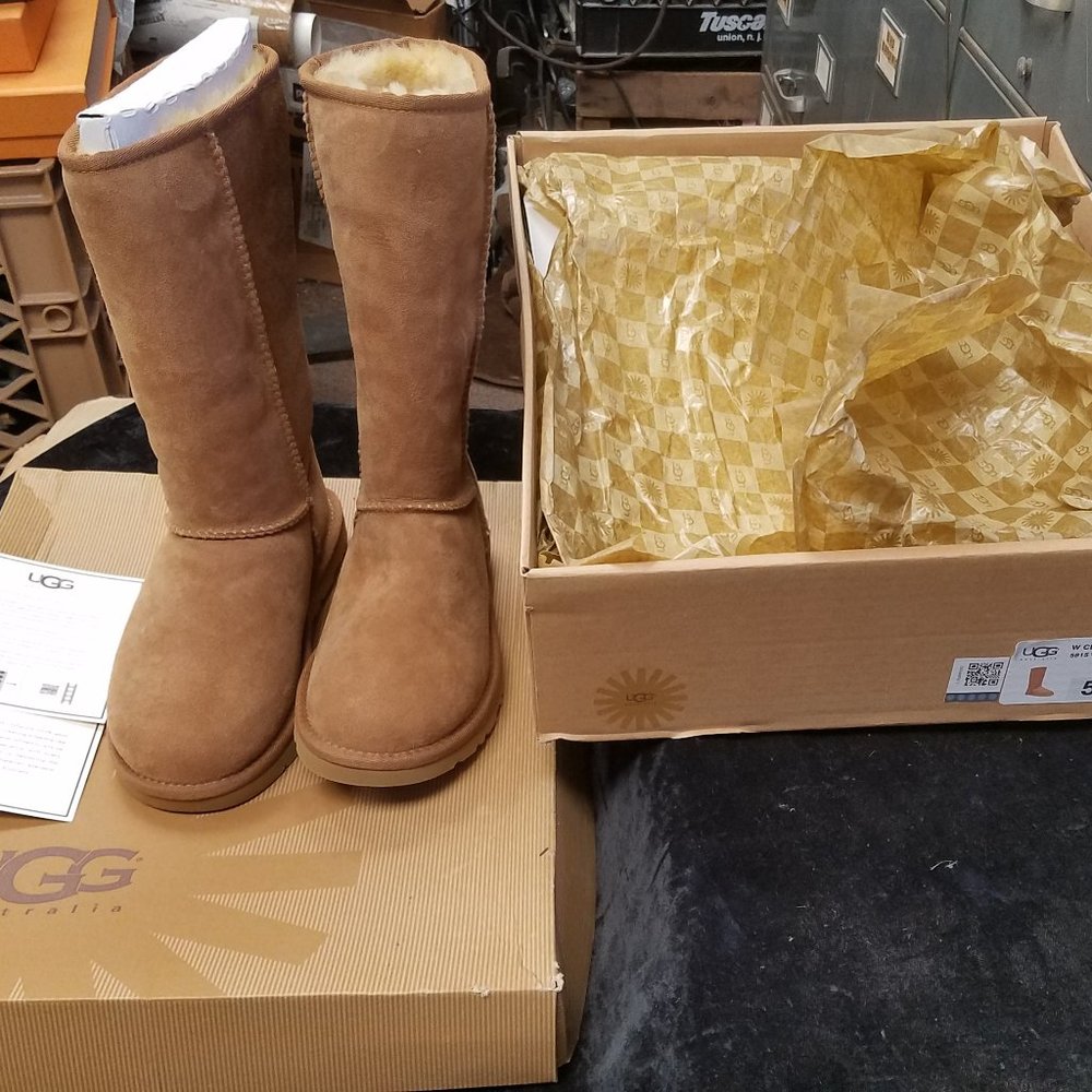 UGG Womens 5 Classic Tall 5815 Tan Leather Round Toe Mid Calf Sheepskin NIB